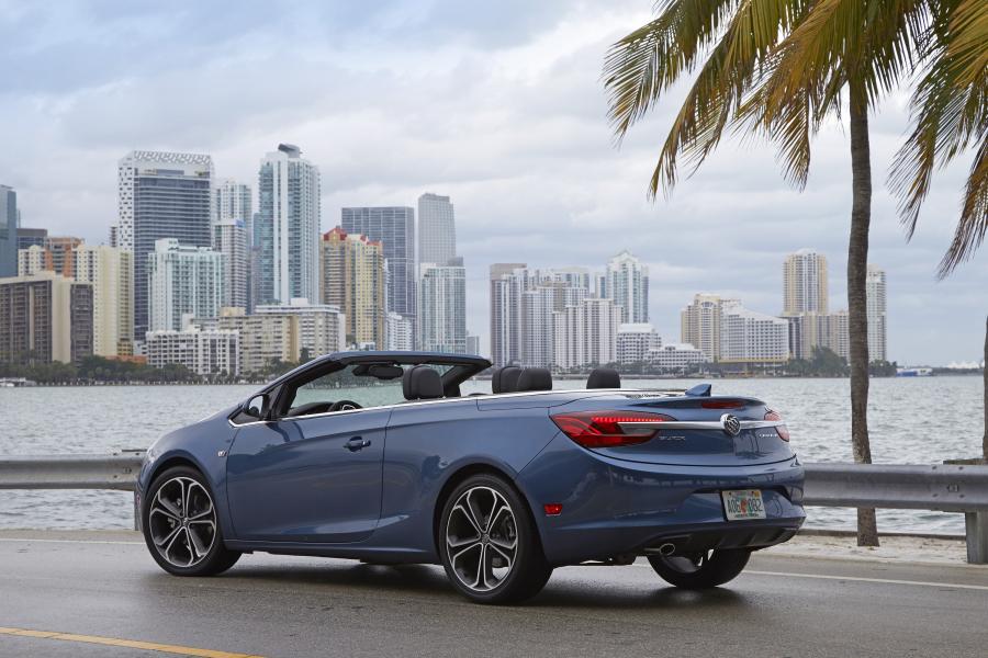  Buick Cascada Convertible 2016 года  (фото 14 из 40)